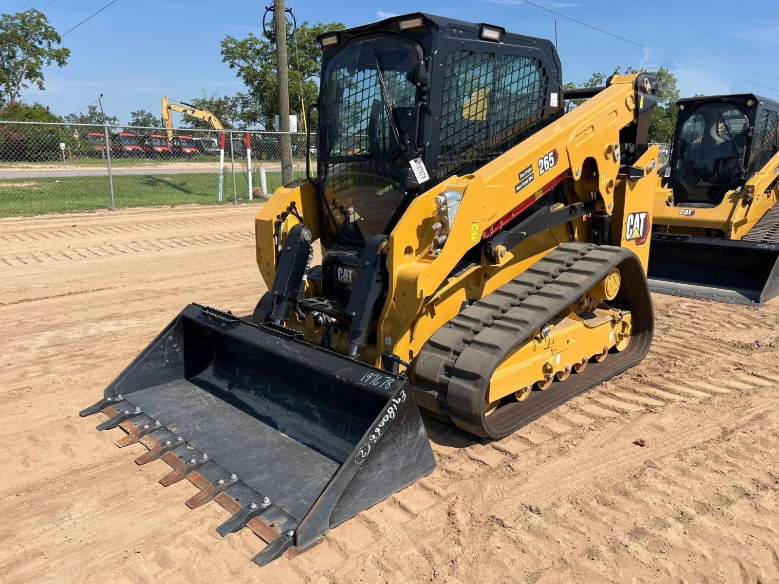 2025 Caterpillar 265