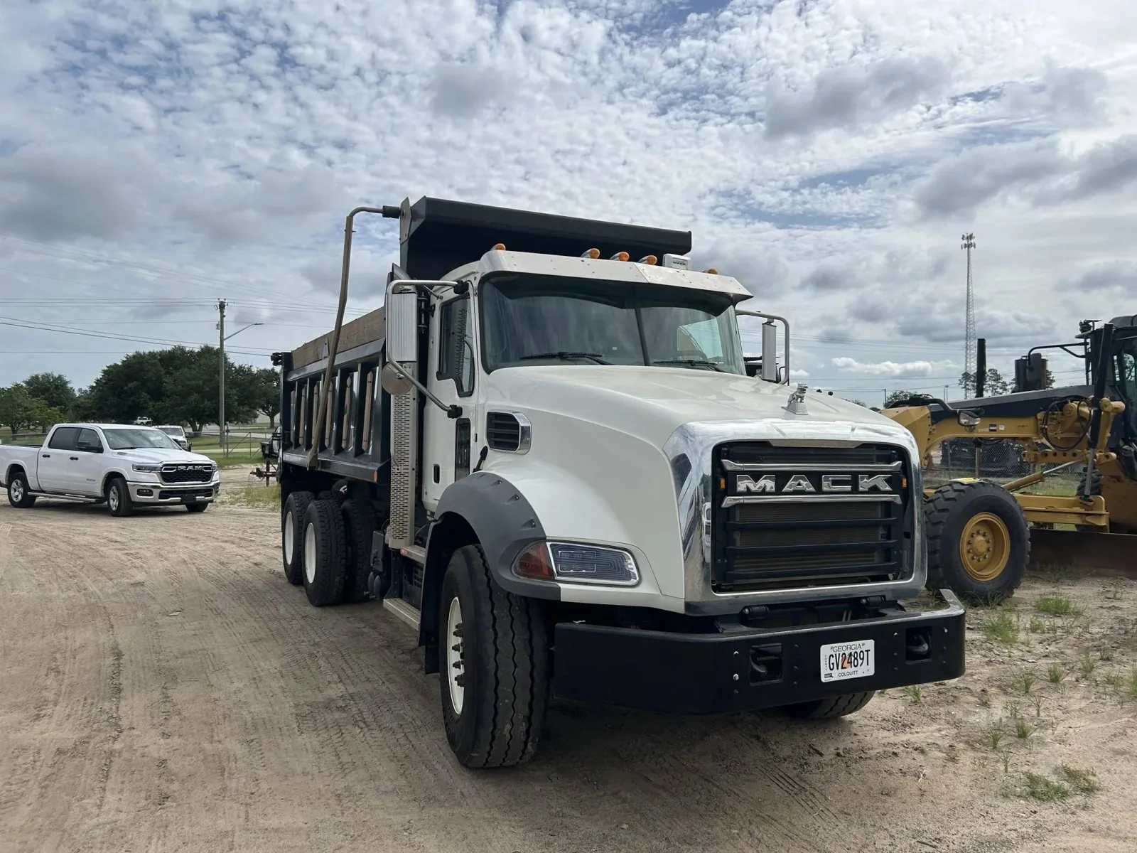 2024 Mack Granite 65 FR